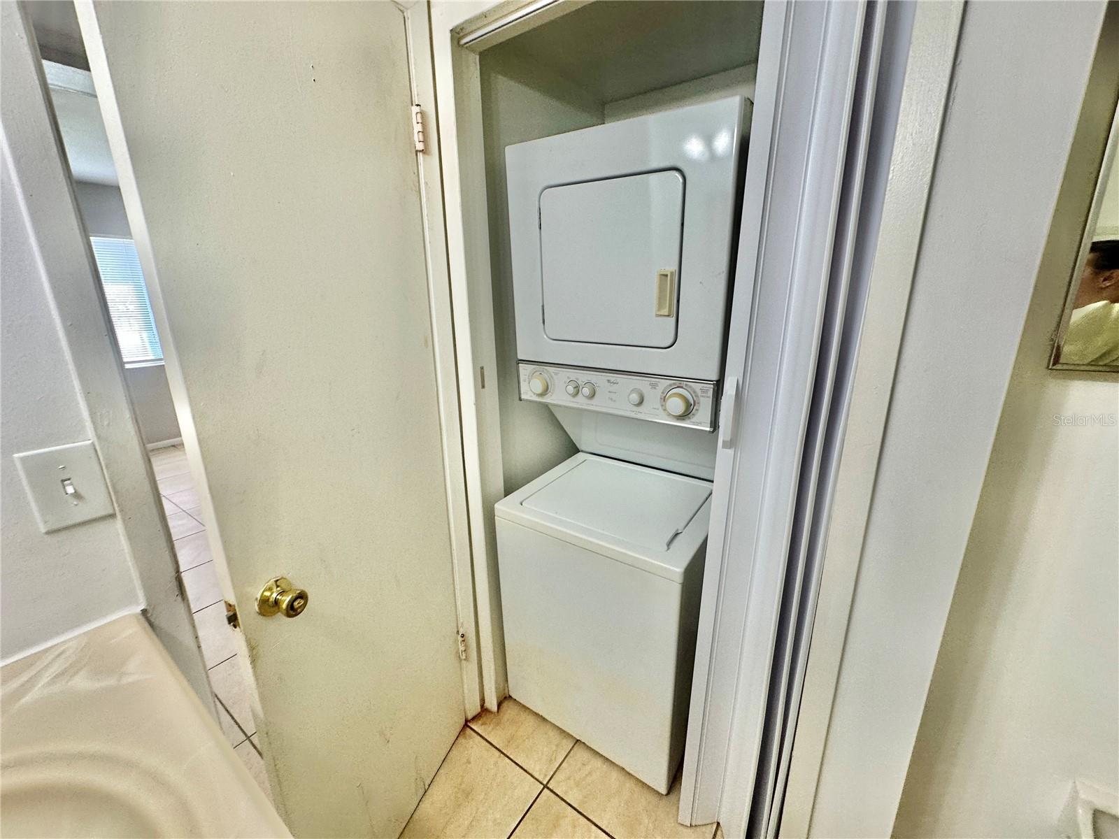 2549 S OAK AVE #B — photo 8