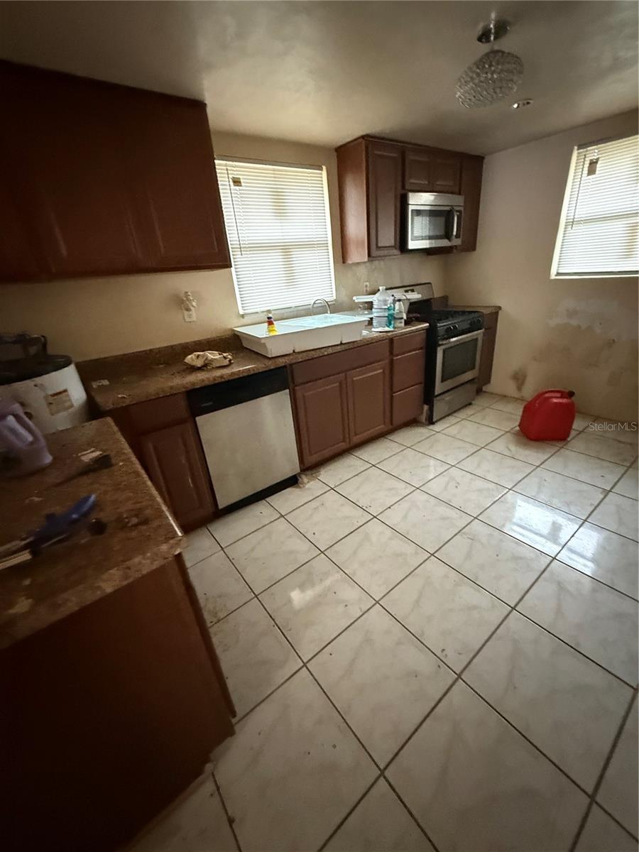 240 WASHINGTON PL — photo 6