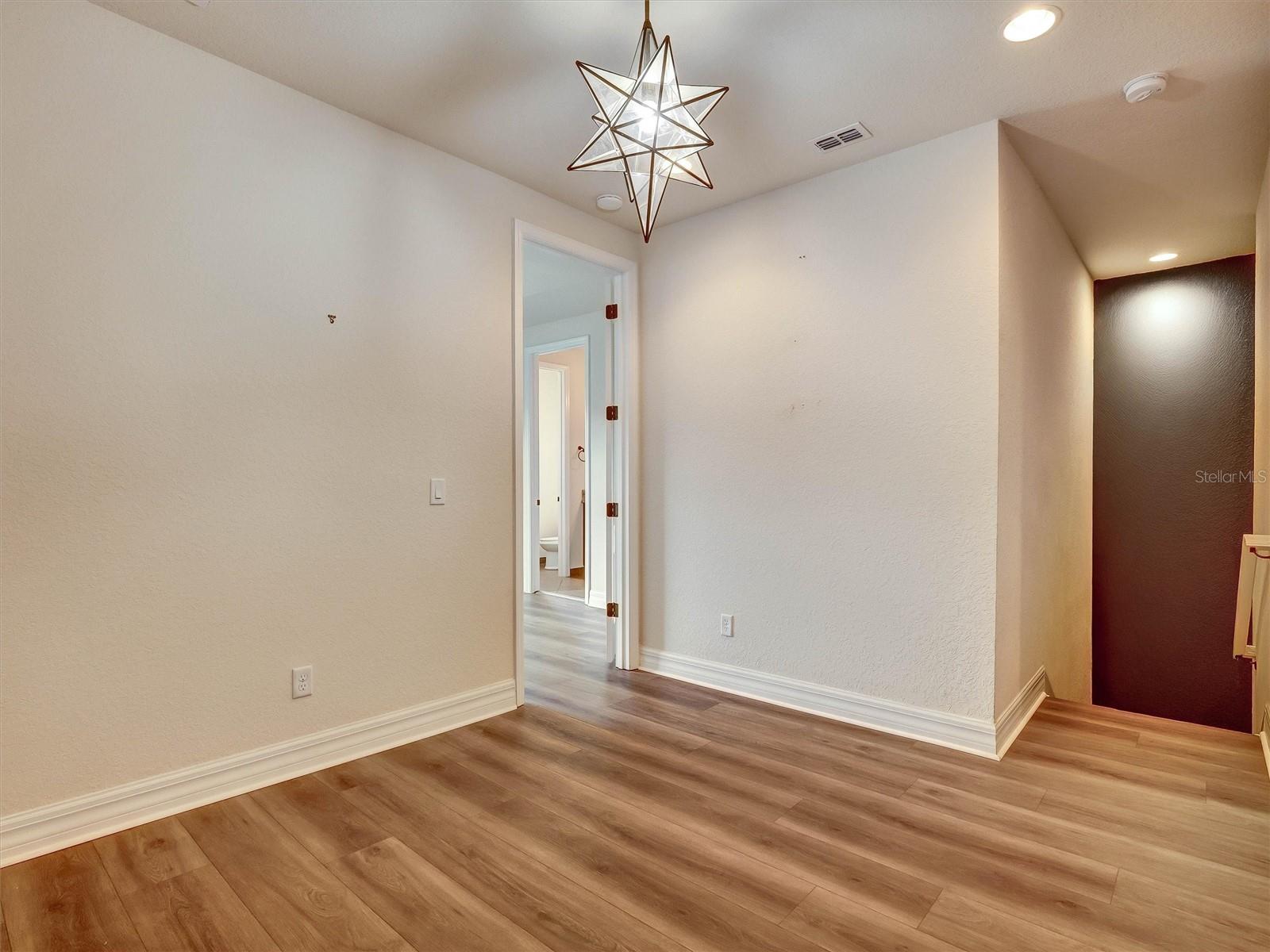 9986 EAGLE CREEK CENTER BLVD — photo 12