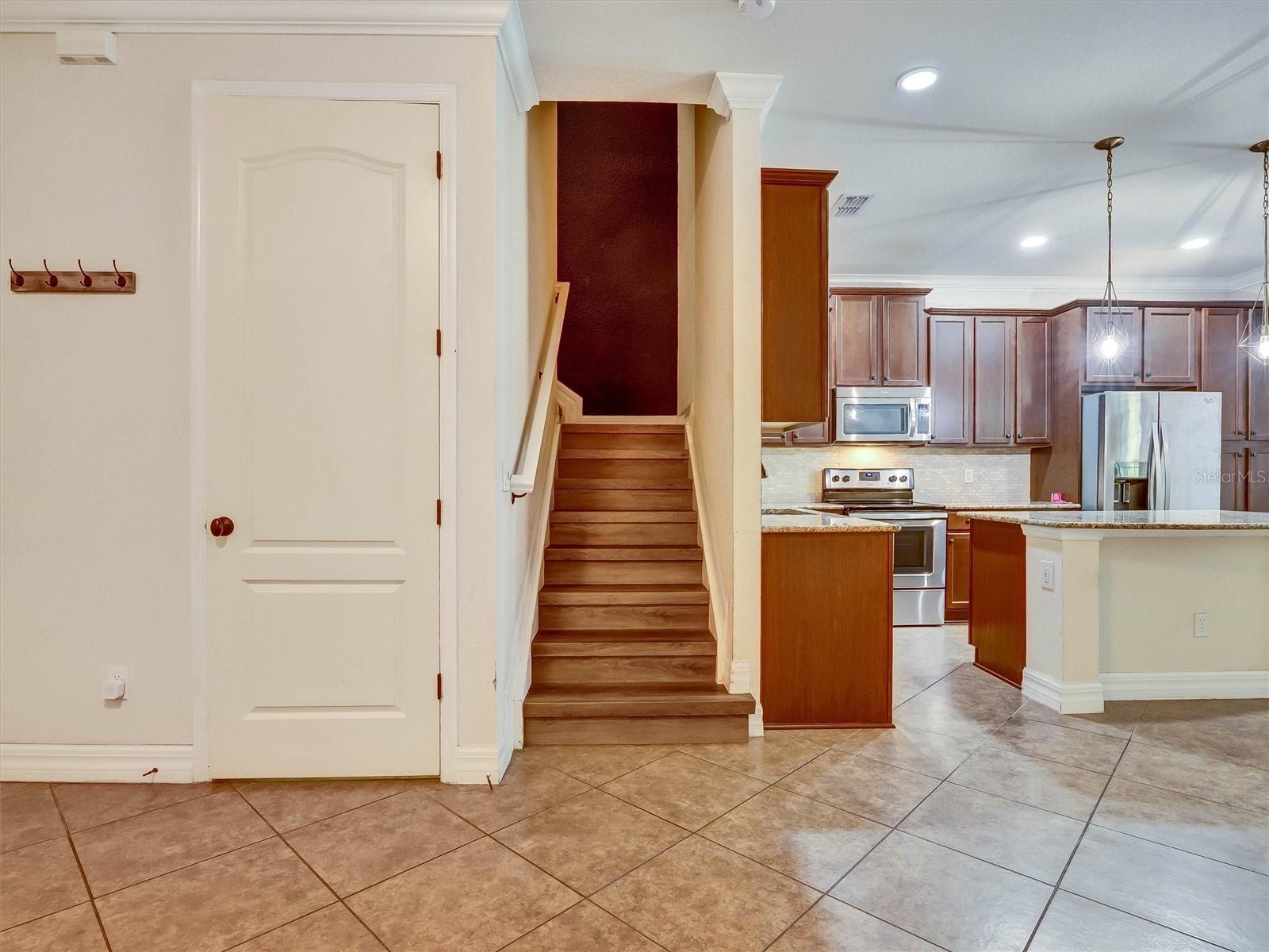 9986 EAGLE CREEK CENTER BLVD — photo 9