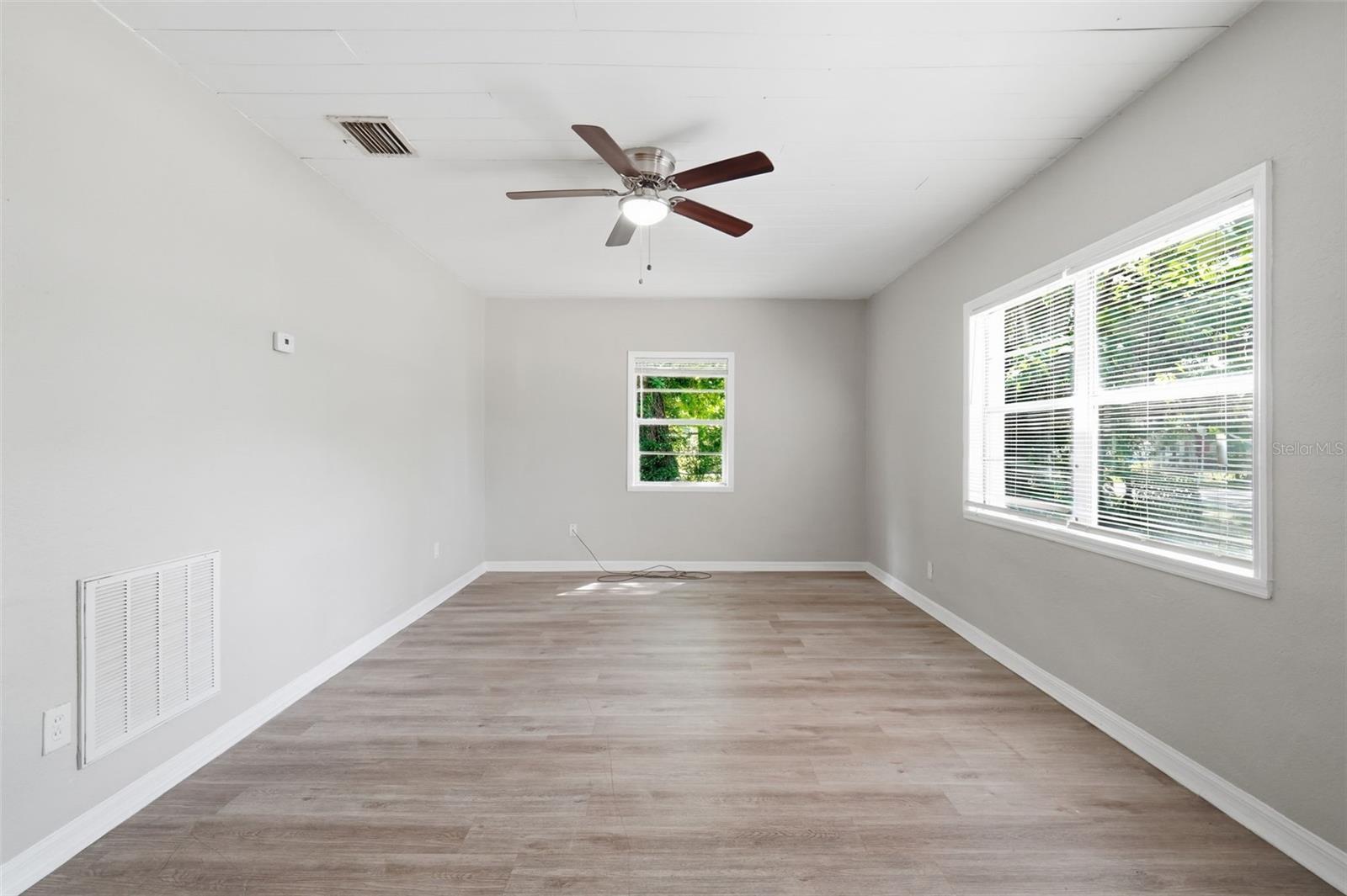 1412 E ANNIE ST — photo 10