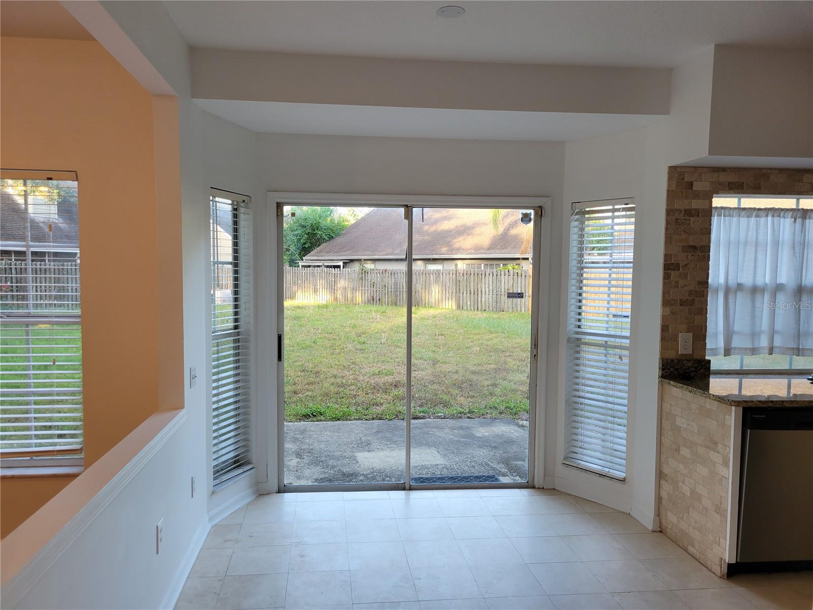 921 BERESFORD WAY — photo 7