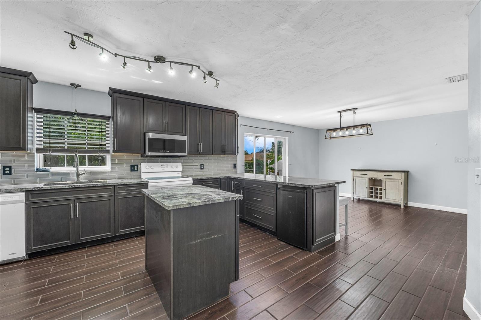 3031 MALLARD DR — photo 12