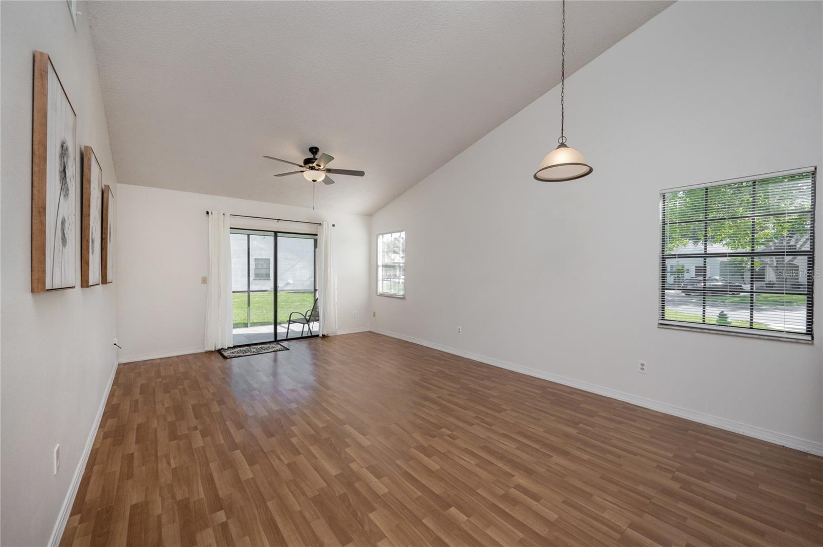 102 CANDLEWICK CT — photo 11