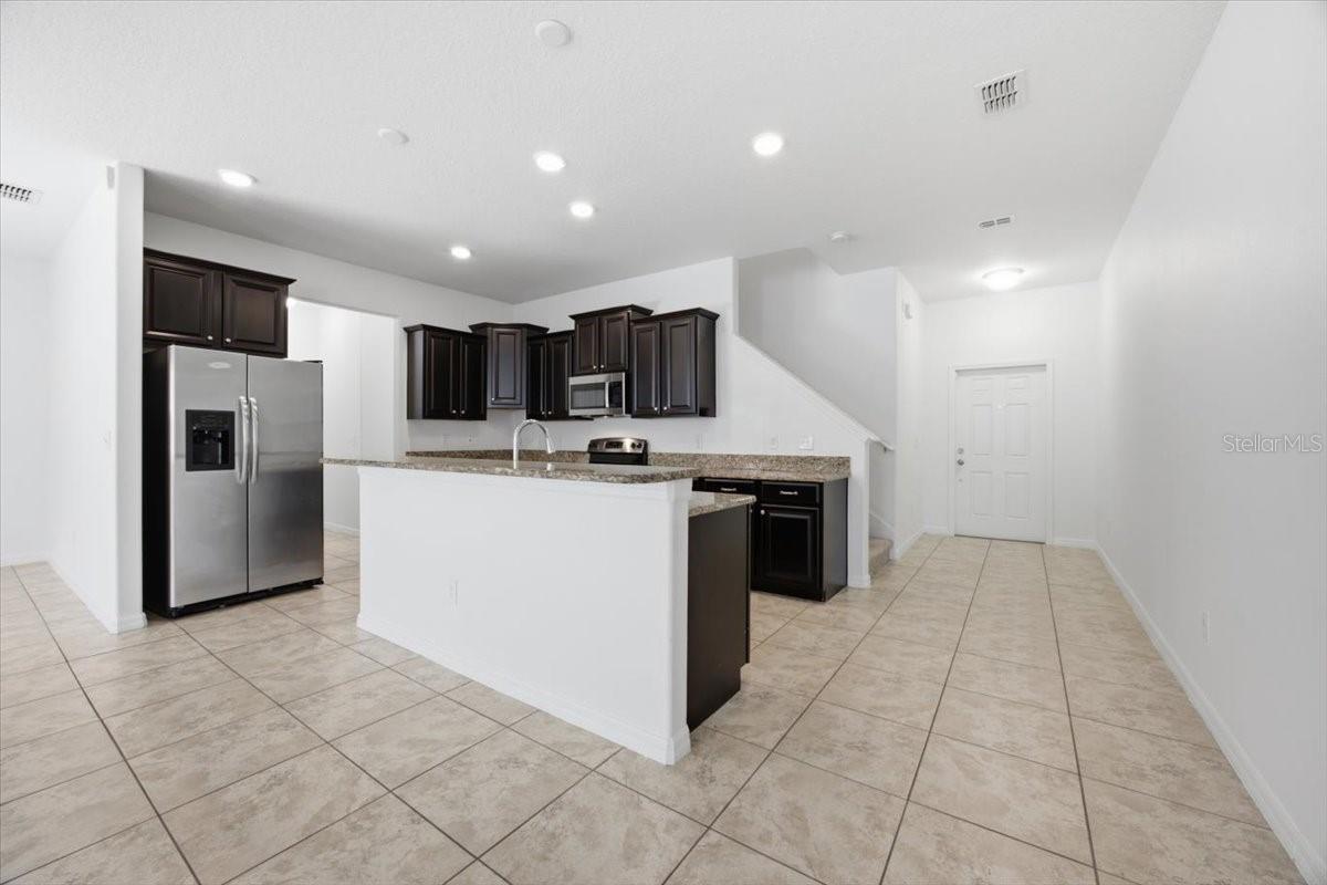 3606 RODRICK CIR — photo 7
