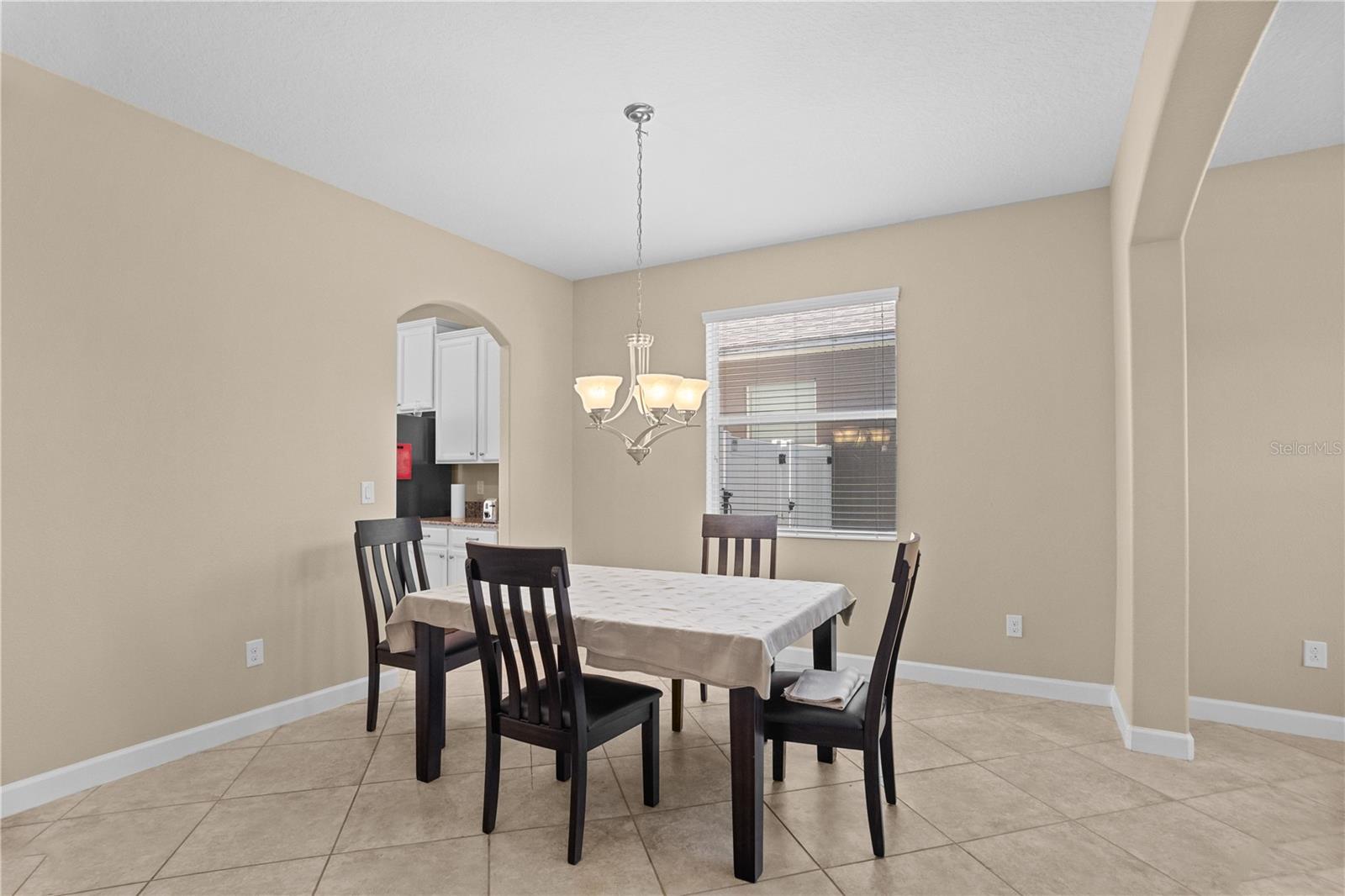 1586 THETFORD CIR — photo 12