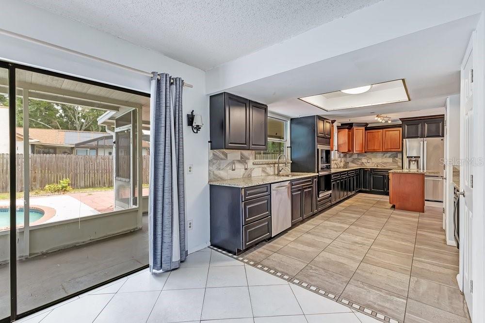 7517 QUAIL RUN CT — photo 8