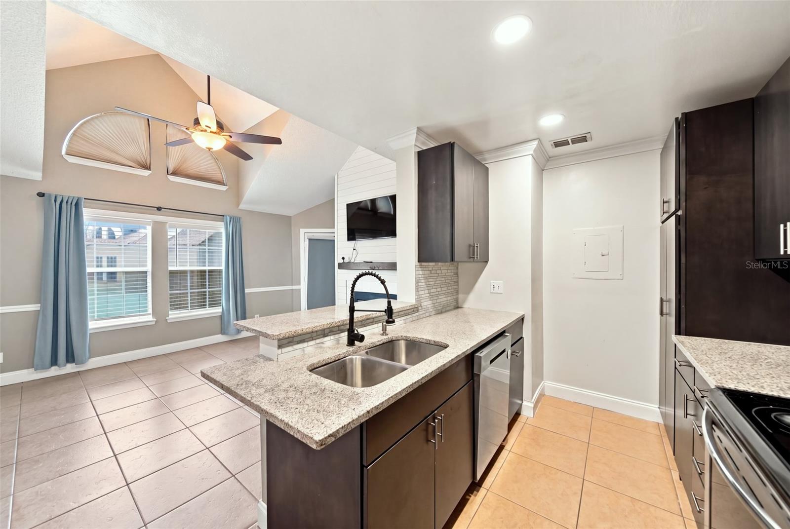 5986 WESTGATE DR #303 — photo 9