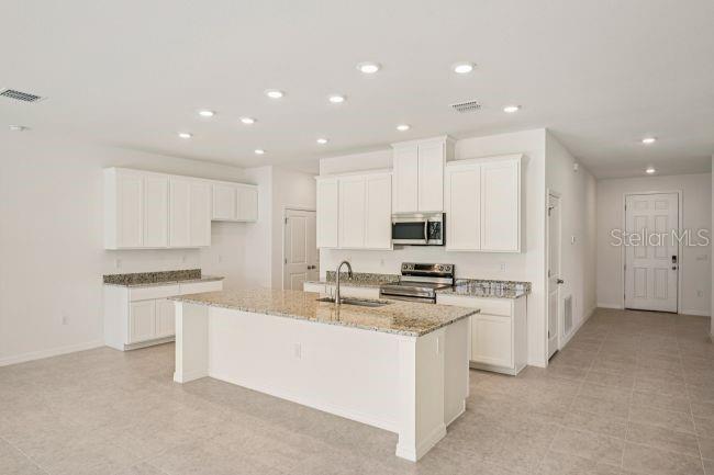 106 LEE DR — photo 4