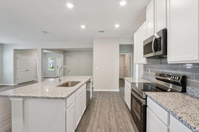 31 WHITTINGHAM LN — photo 5