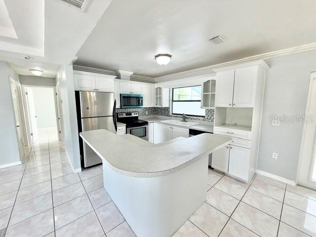 1084 SHEPHERD AVE — photo 3