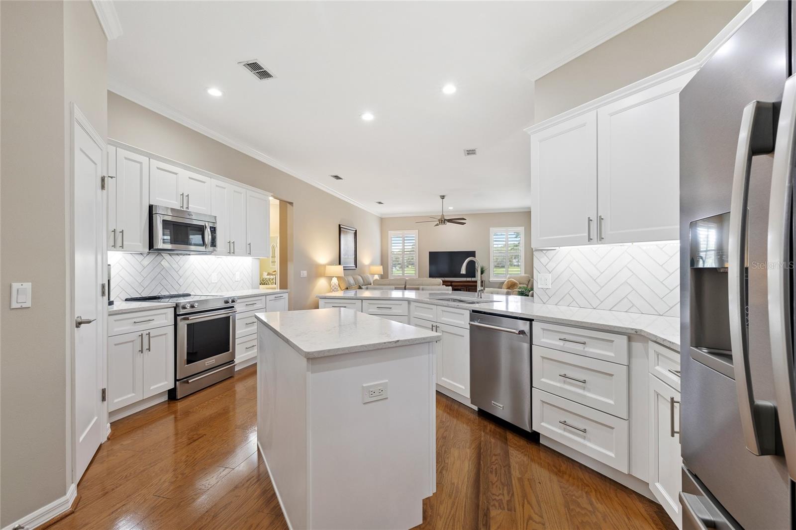 6938 SYLVAN WOODS DR — photo 6