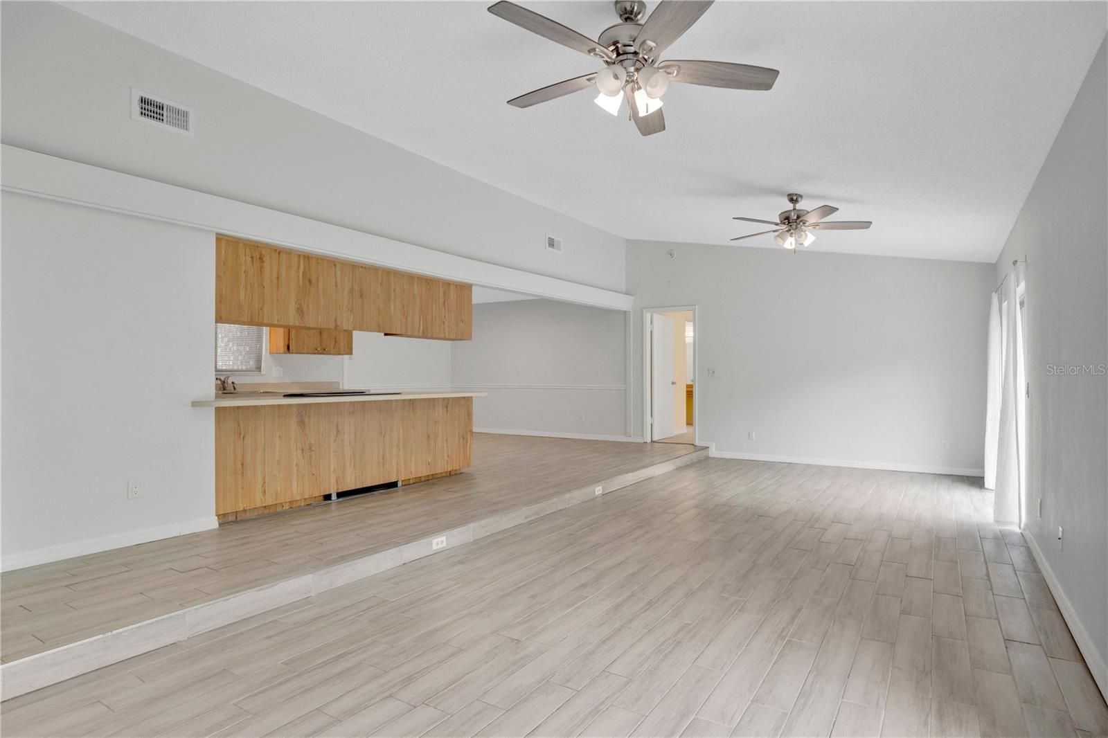 867 BENCHWOOD DR — photo 7