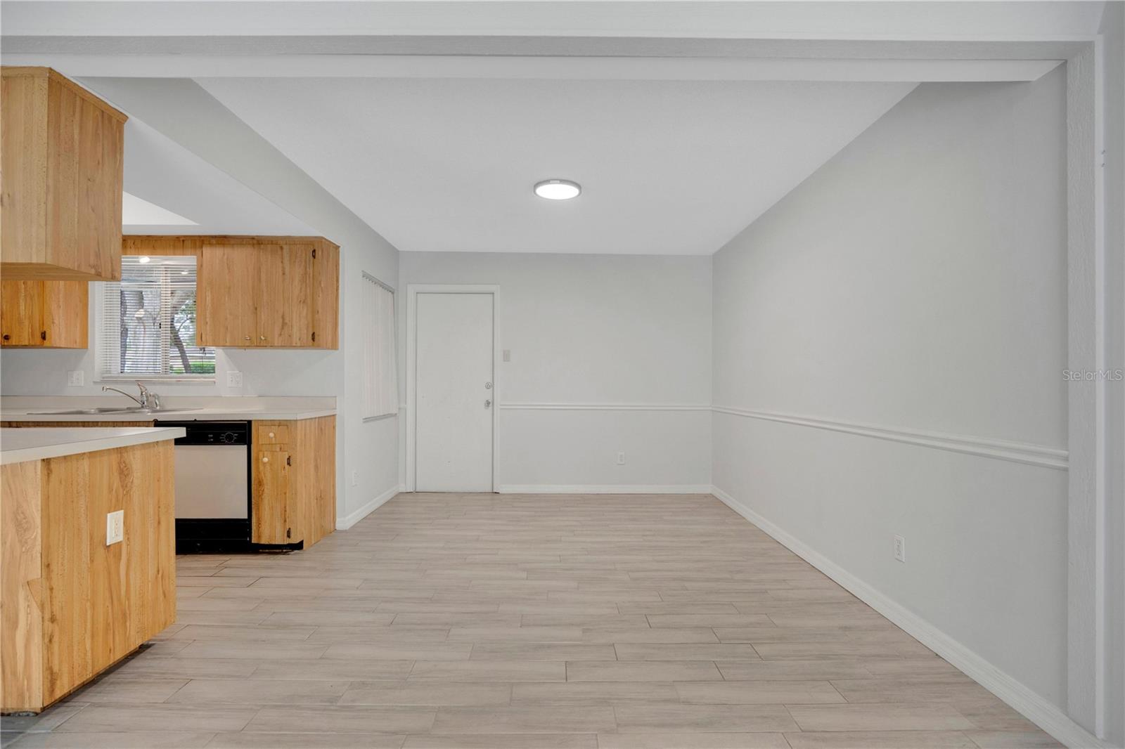 867 BENCHWOOD DR — photo 9