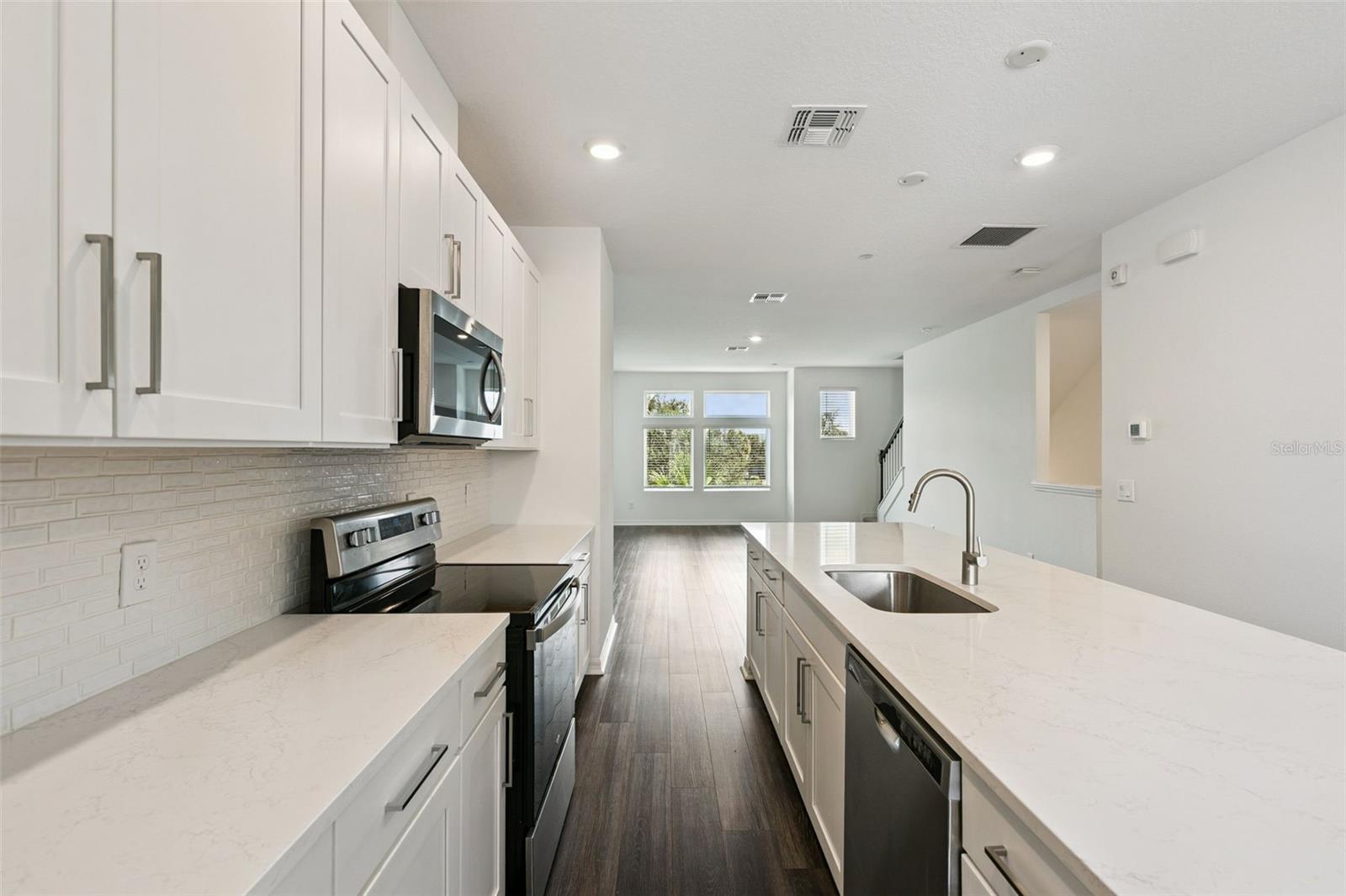 13112 BOVET AVE — photo 11