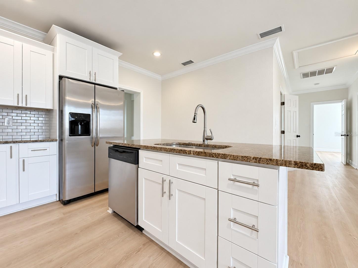 2714 W PALMETTO ST — photo 8