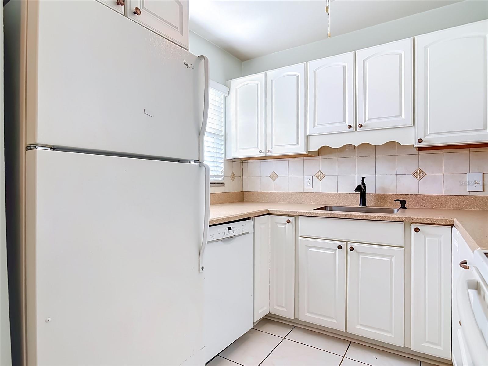 1 FAIRWAY CT — photo 9