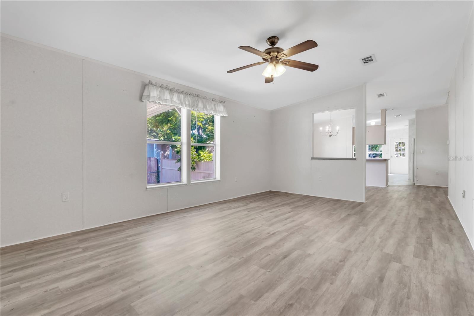 4755 BUNTING AVE — photo 2