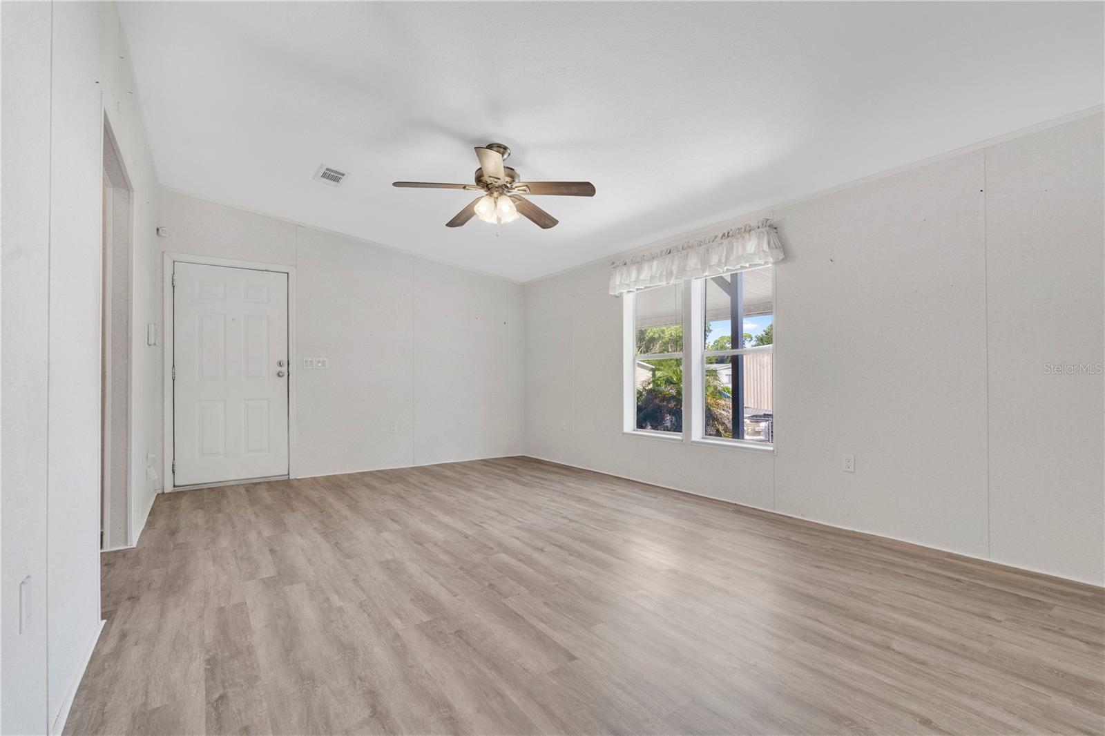 4755 BUNTING AVE — photo 3