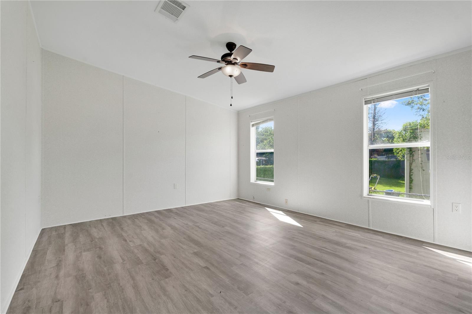 4755 BUNTING AVE — photo 10