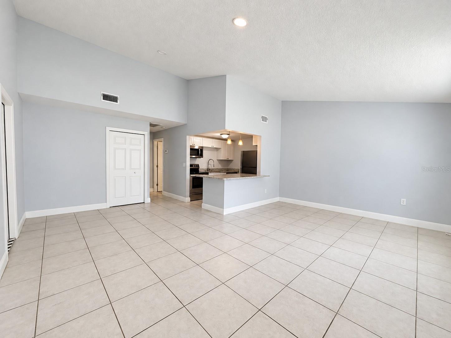 23 COUNTRY CLUB DR #B — photo 3
