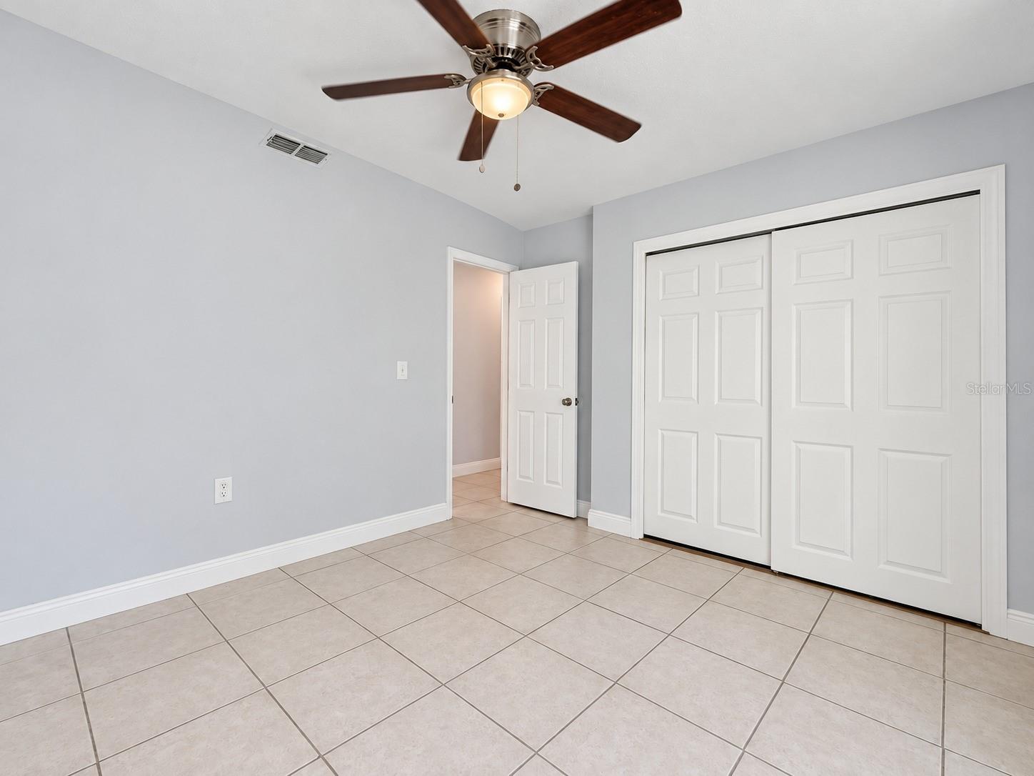 23 COUNTRY CLUB DR #B — photo 10