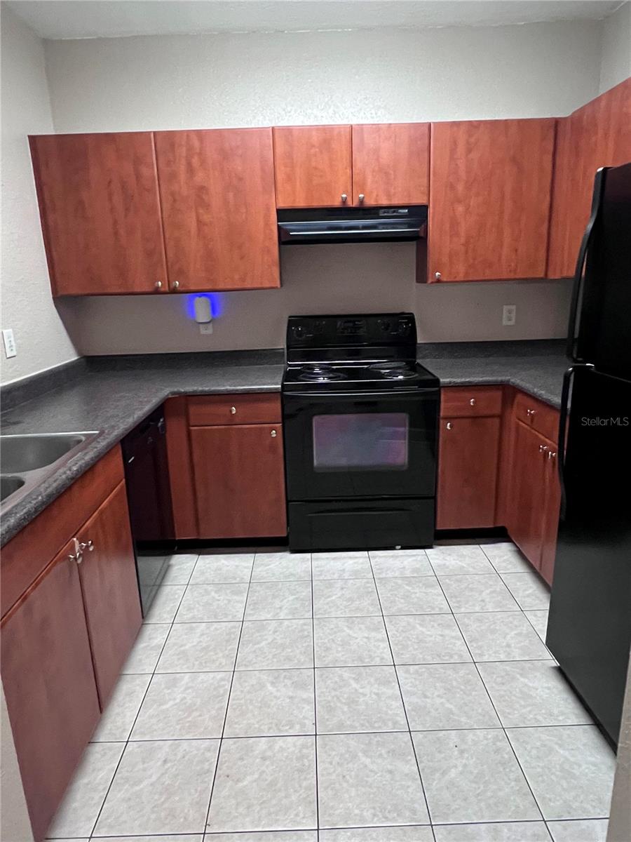 206 E SOUTH ST #1033 — photo 2