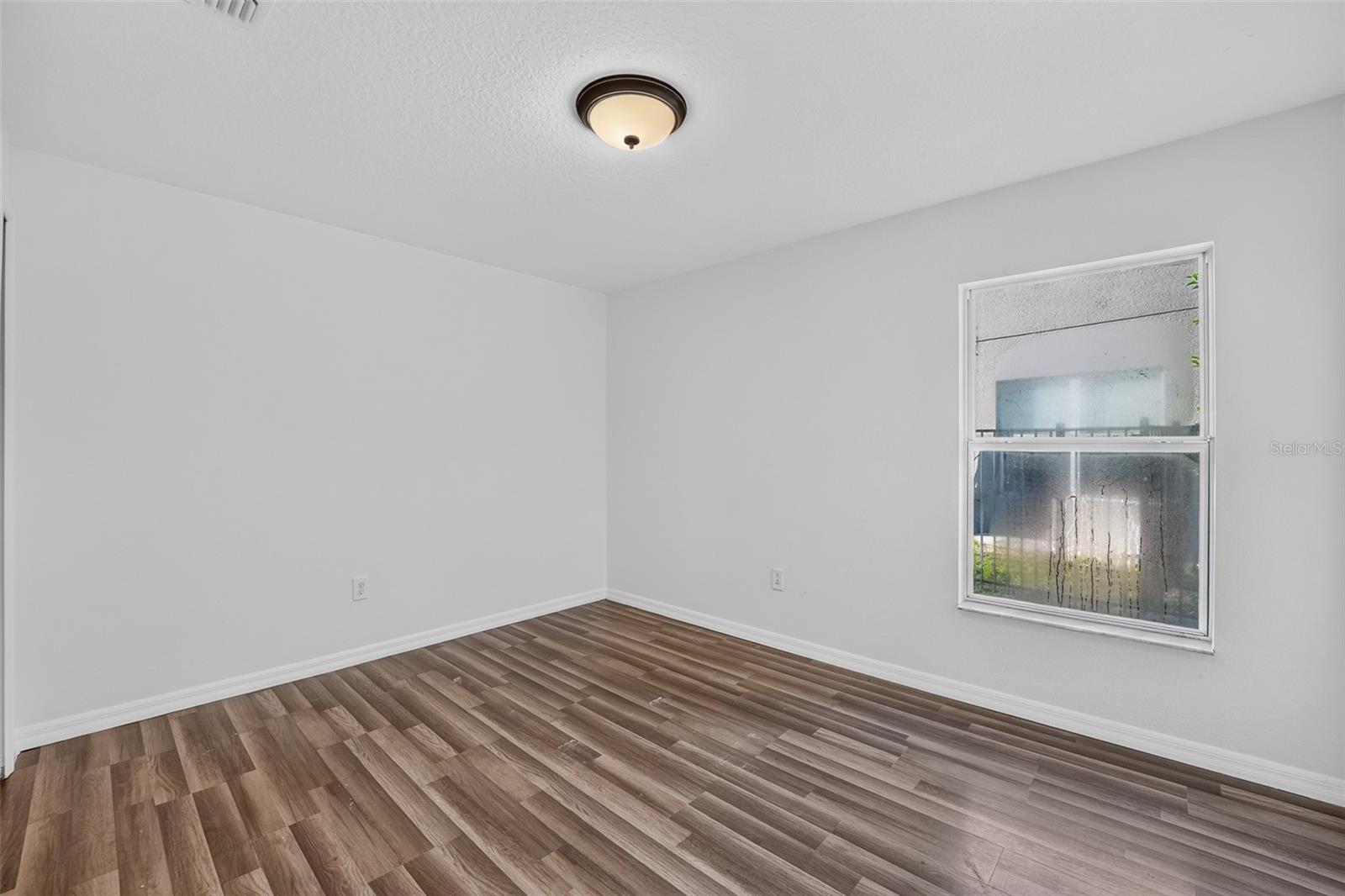 10648 INSIDE LOOP — photo 12
