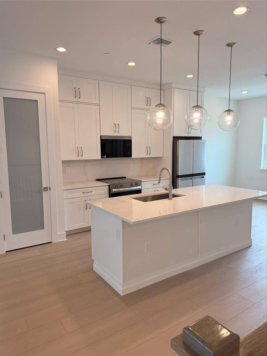 9148 SINATRA LN — photo 3
