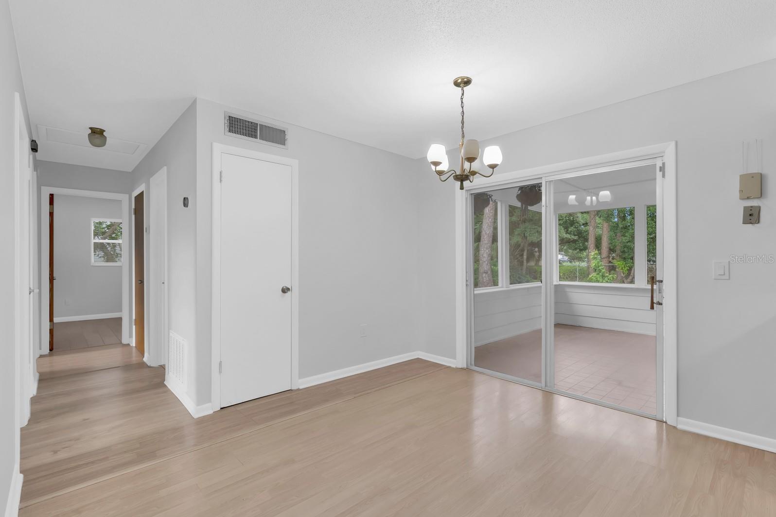 1345 S OXALIS AVE — photo 8