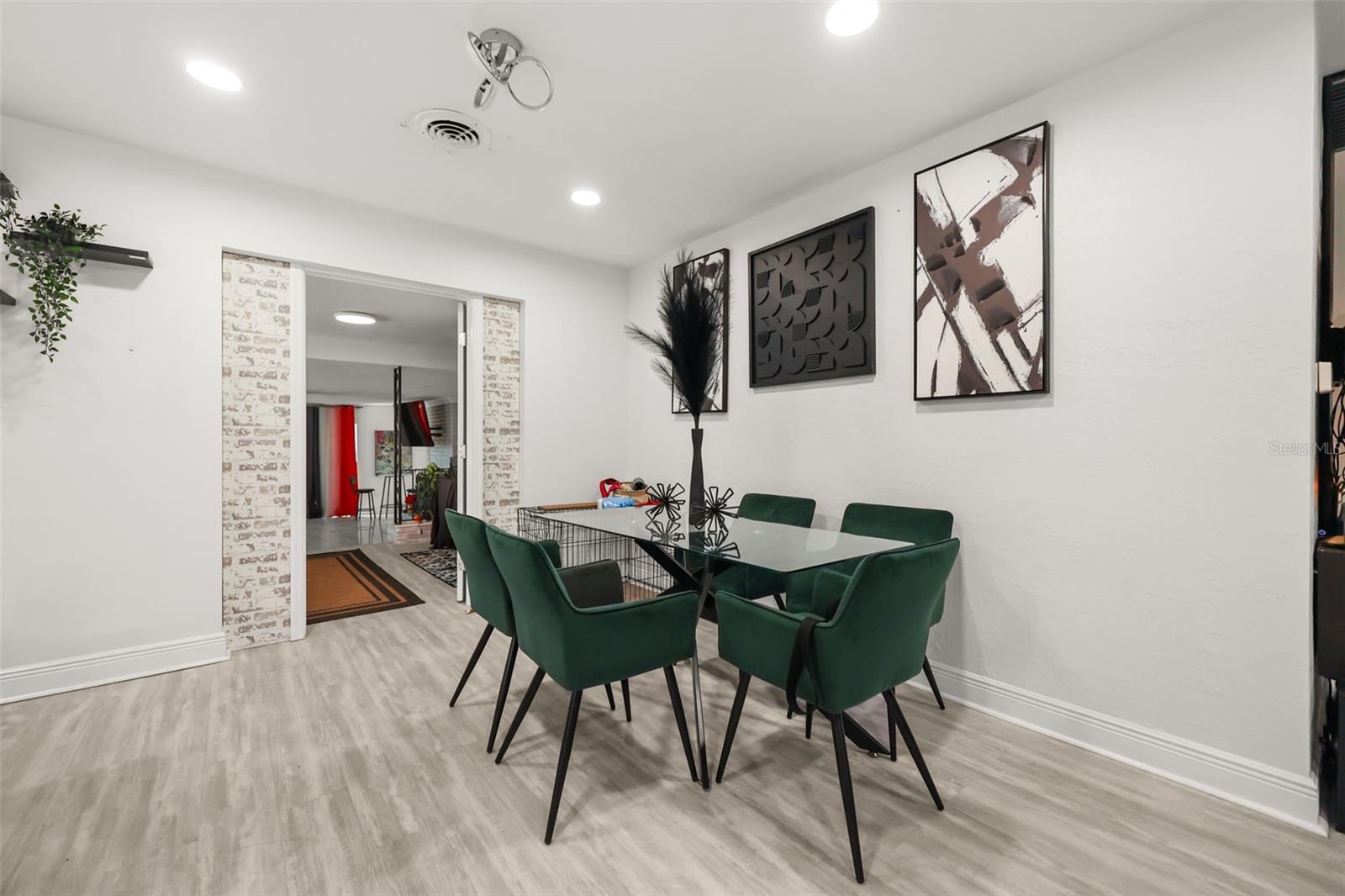 2909 HARGILL DR — photo 9