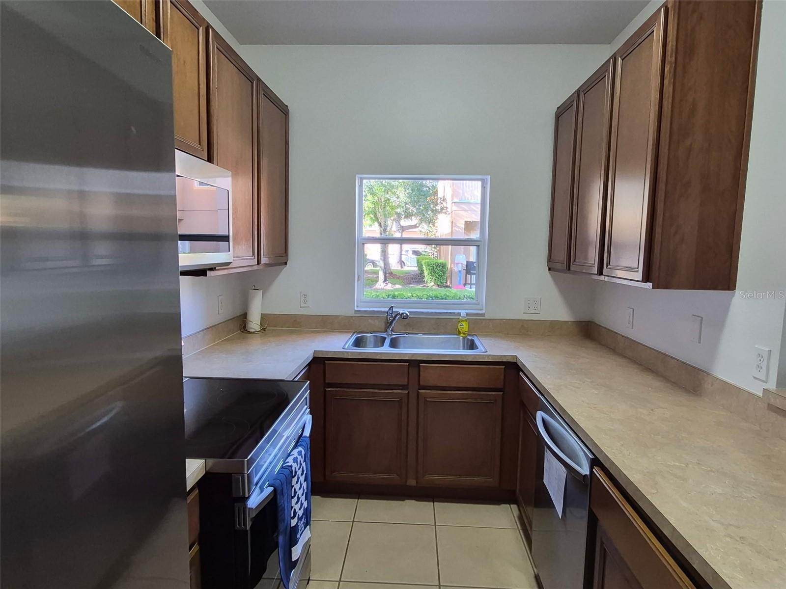 2051 RETREAT VIEW CIR — photo 11