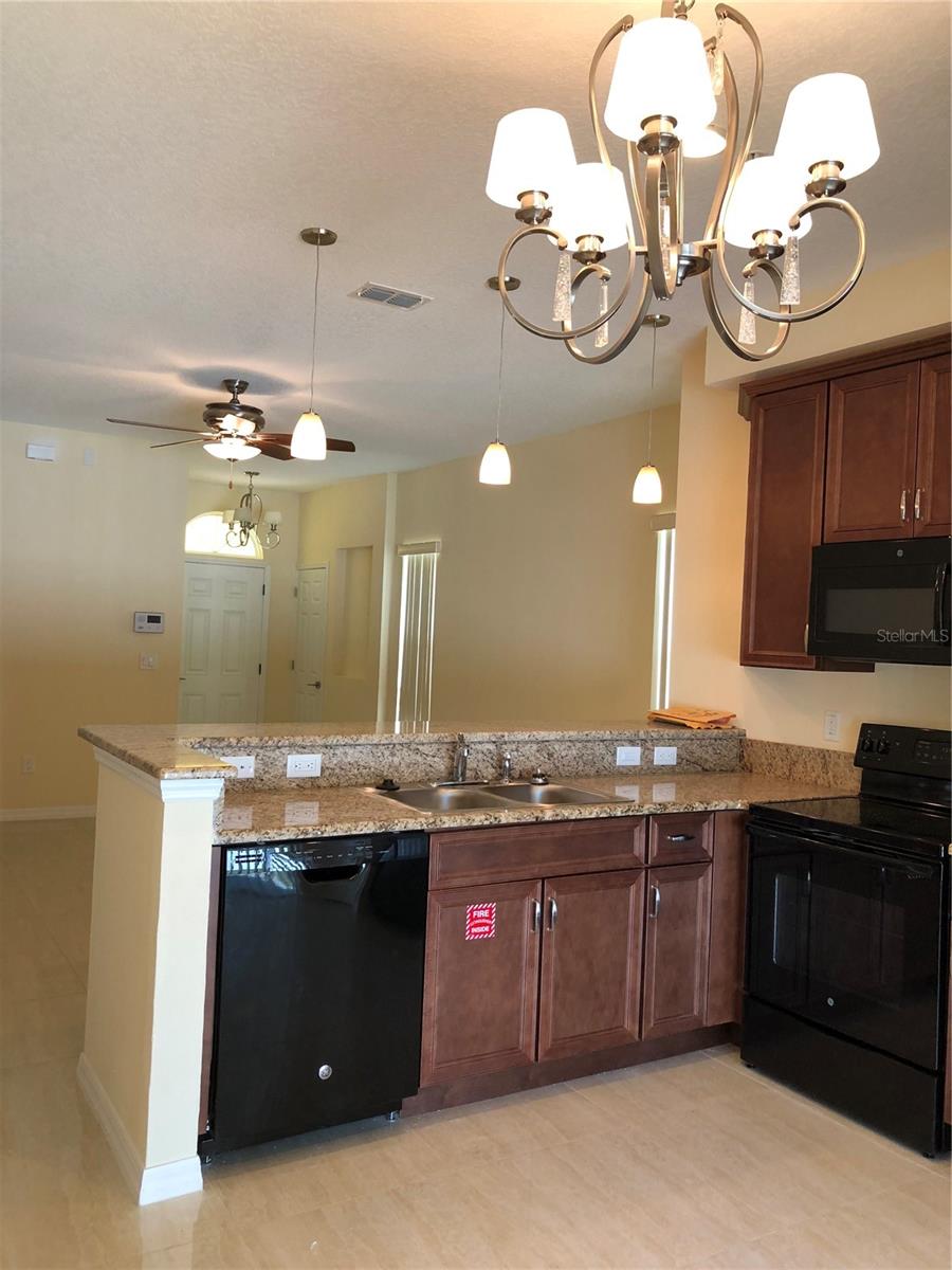 2043 ROYAL VISTA CT — photo 6