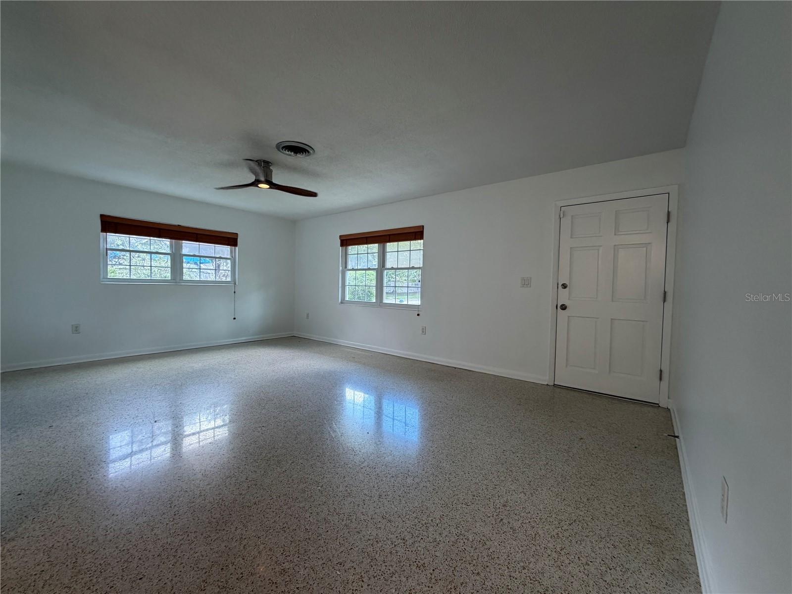 504 ADIRONDACK AVE — photo 2