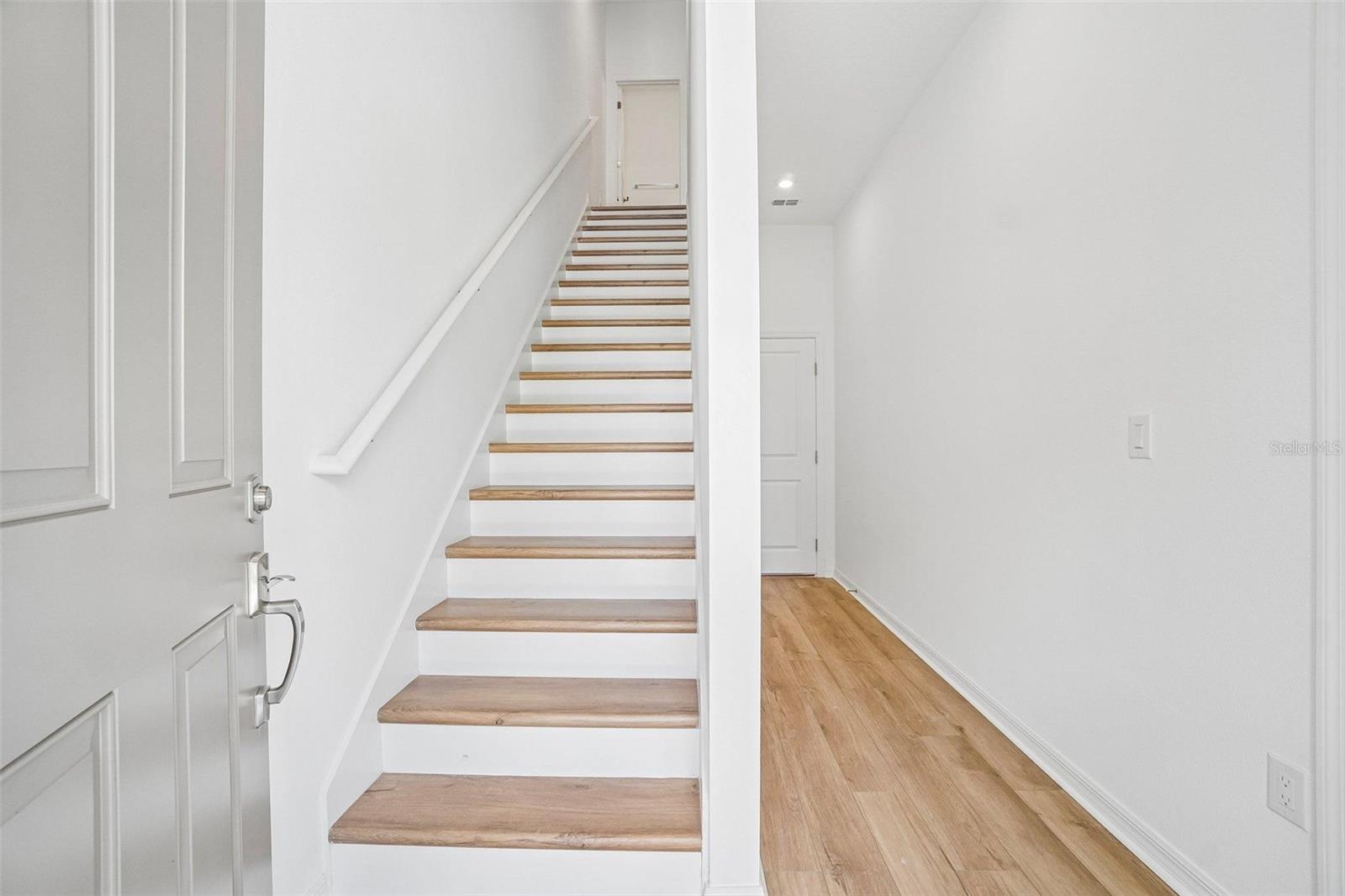 12725 AVALON LAKE DR — photo 2