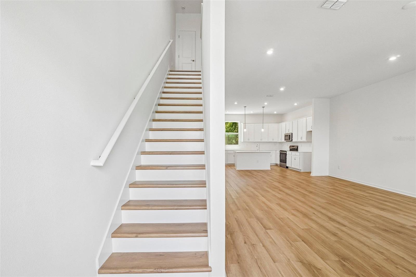 12725 AVALON LAKE DR — photo 4