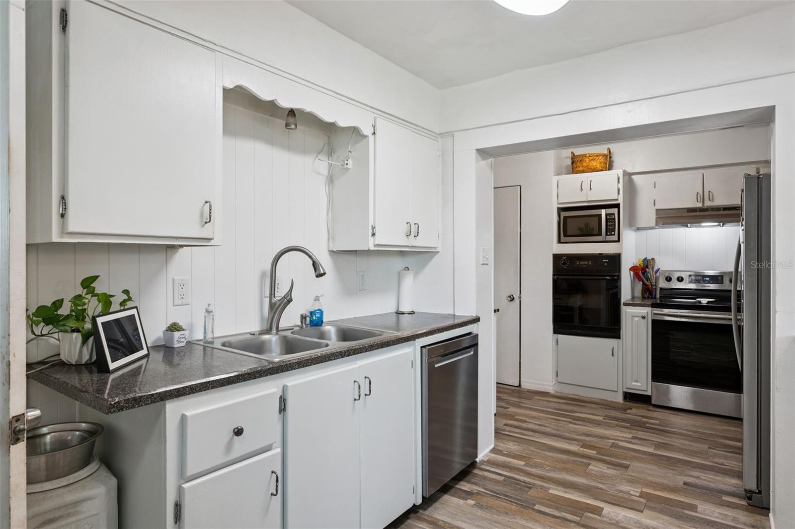 6316 HILLWOOD DR — photo 8