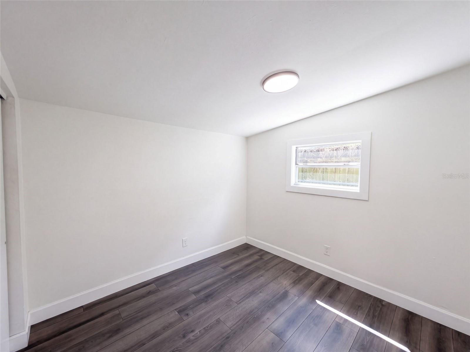 212 W HIAWATHA ST — photo 11