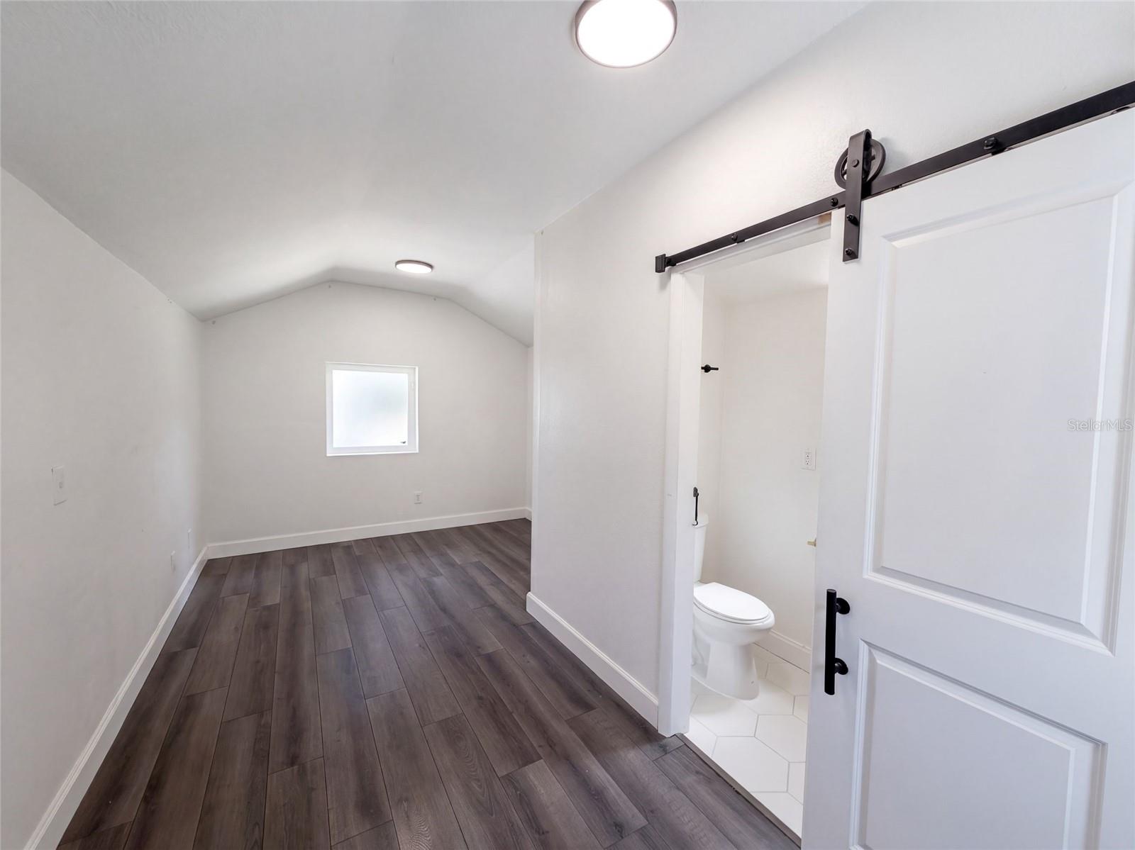 212 W HIAWATHA ST — photo 7