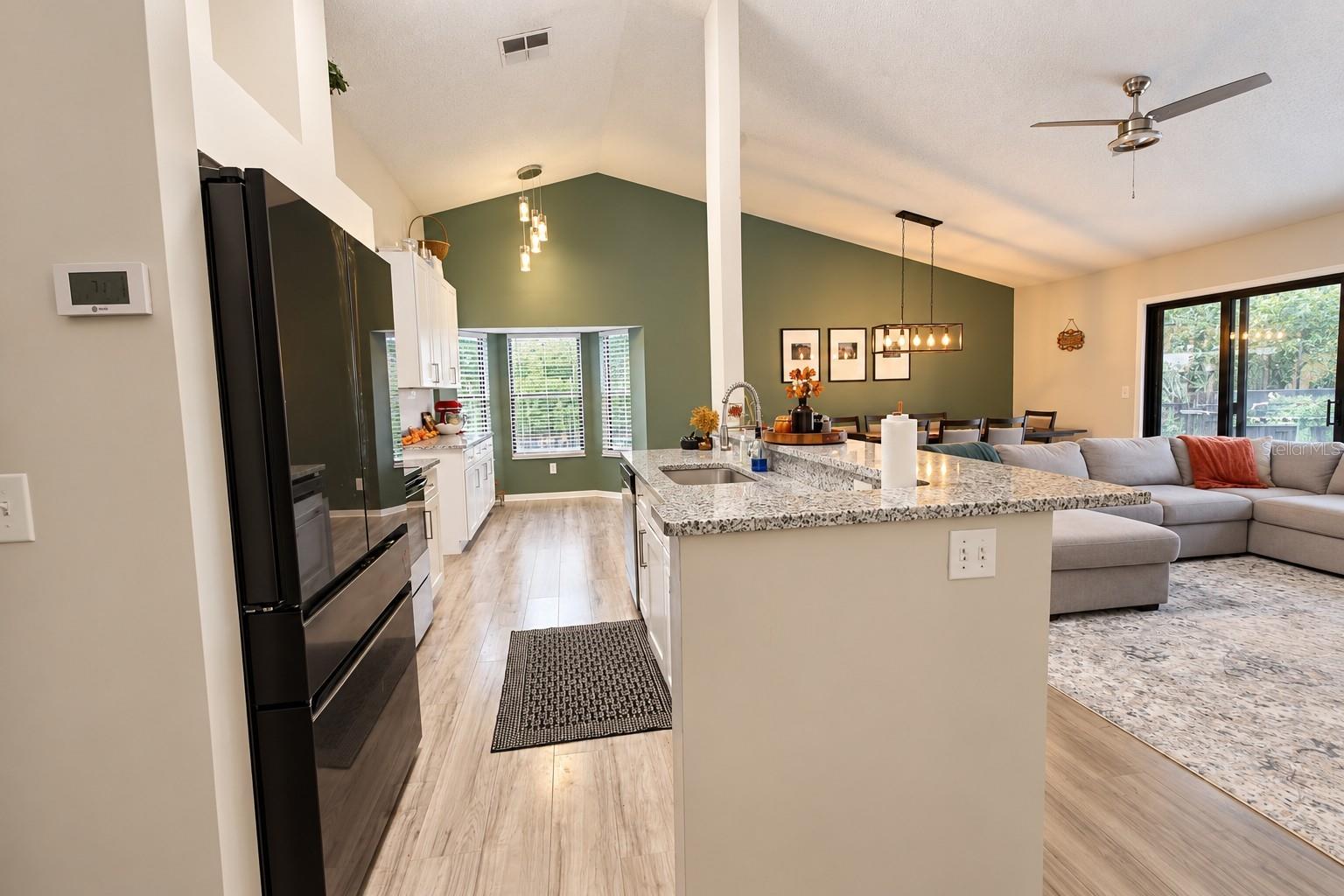 120 N ABERDEEN CIR — photo 5