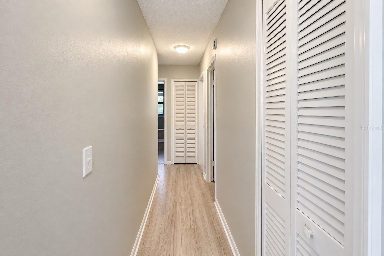 120 N ABERDEEN CIR — photo 10
