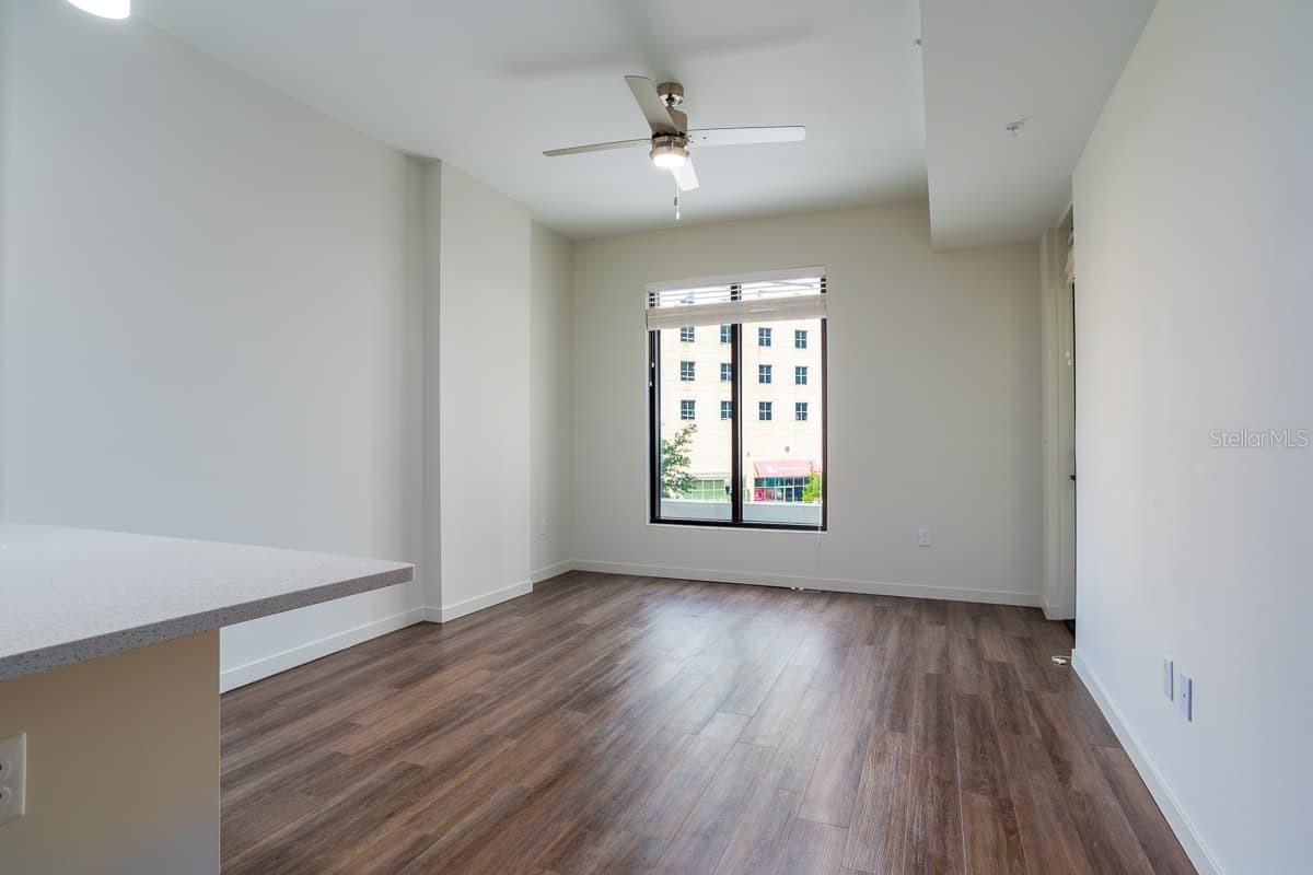 355 N ROSALIND AVE — photo 11