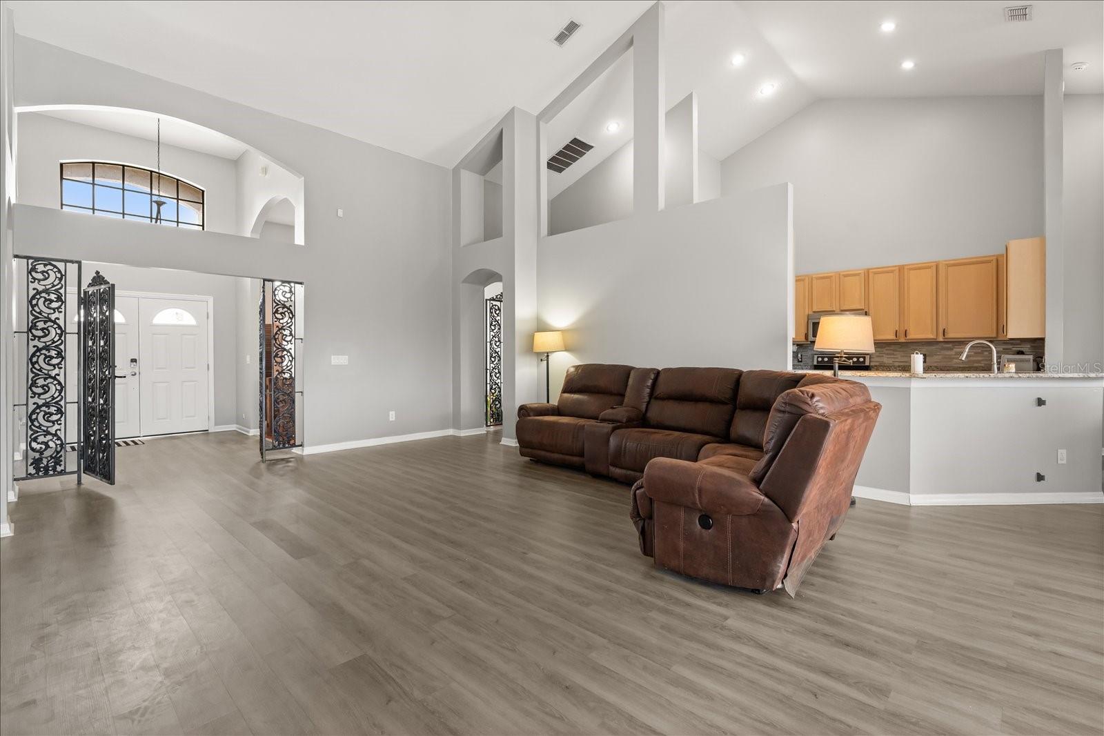 6839 HIDDEN GLADE PL — photo 4