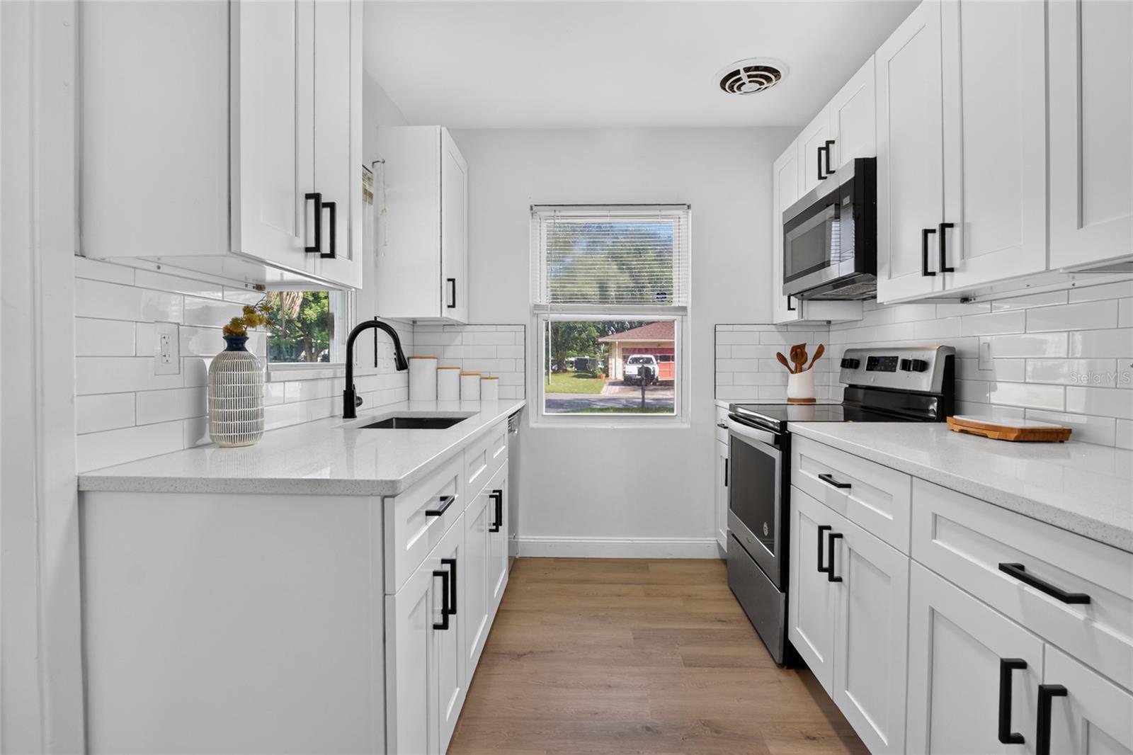 399 BETH DR — photo 12