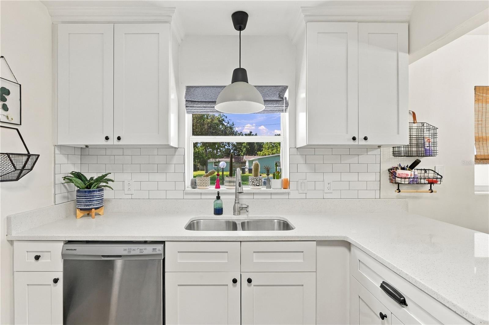 303 HALSEY ST — photo 9