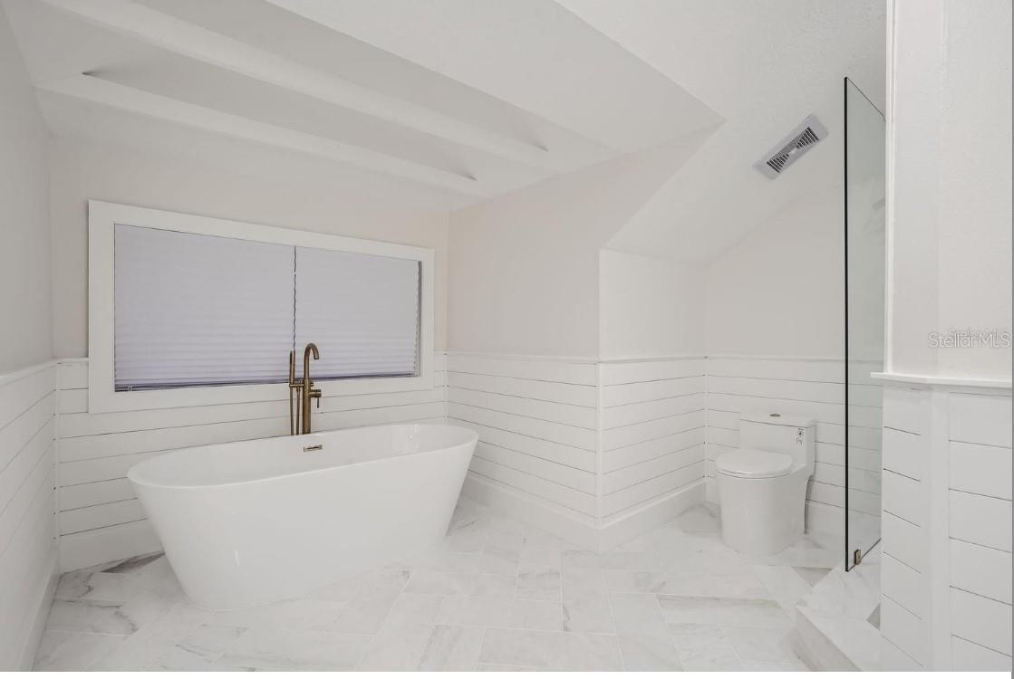 734 S MILLS AVE — photo 8