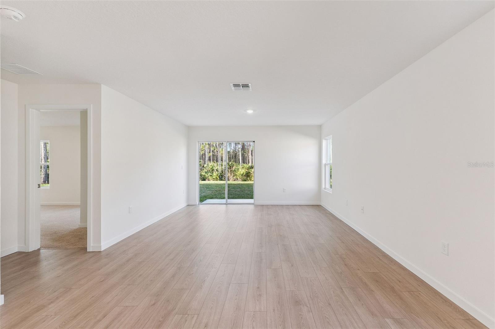 145 HEIRLOOM DR — photo 4