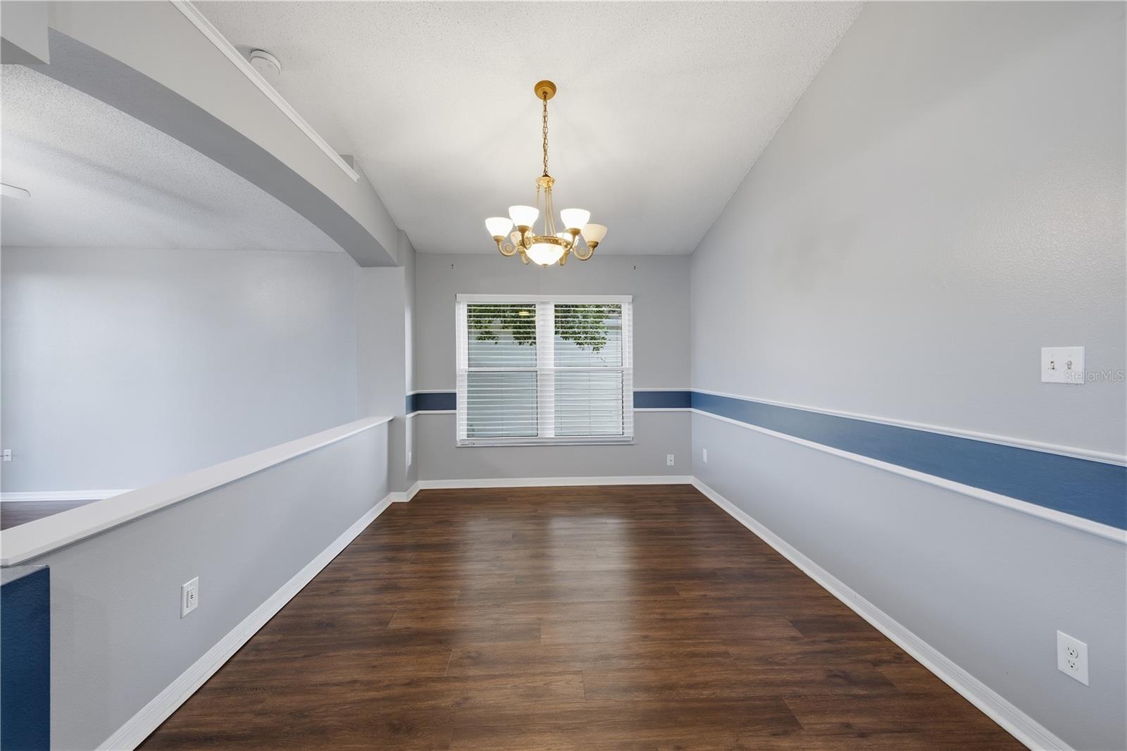 329 BRIGHTVIEW DR — photo 7