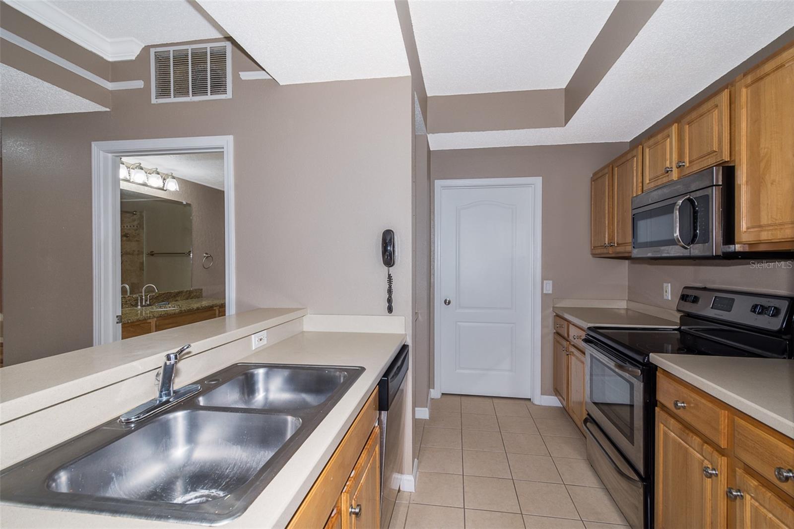 12110 POPPY FIELD LN #103 — photo 10