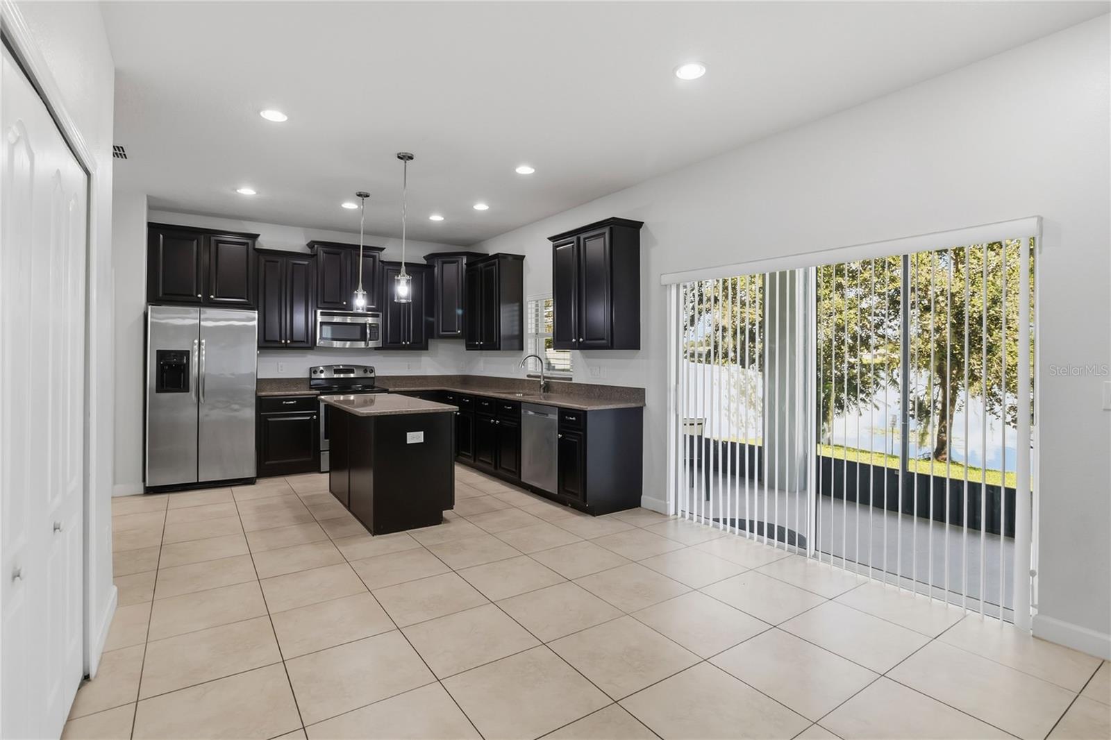 2932 YOUNGFORD ST — photo 12